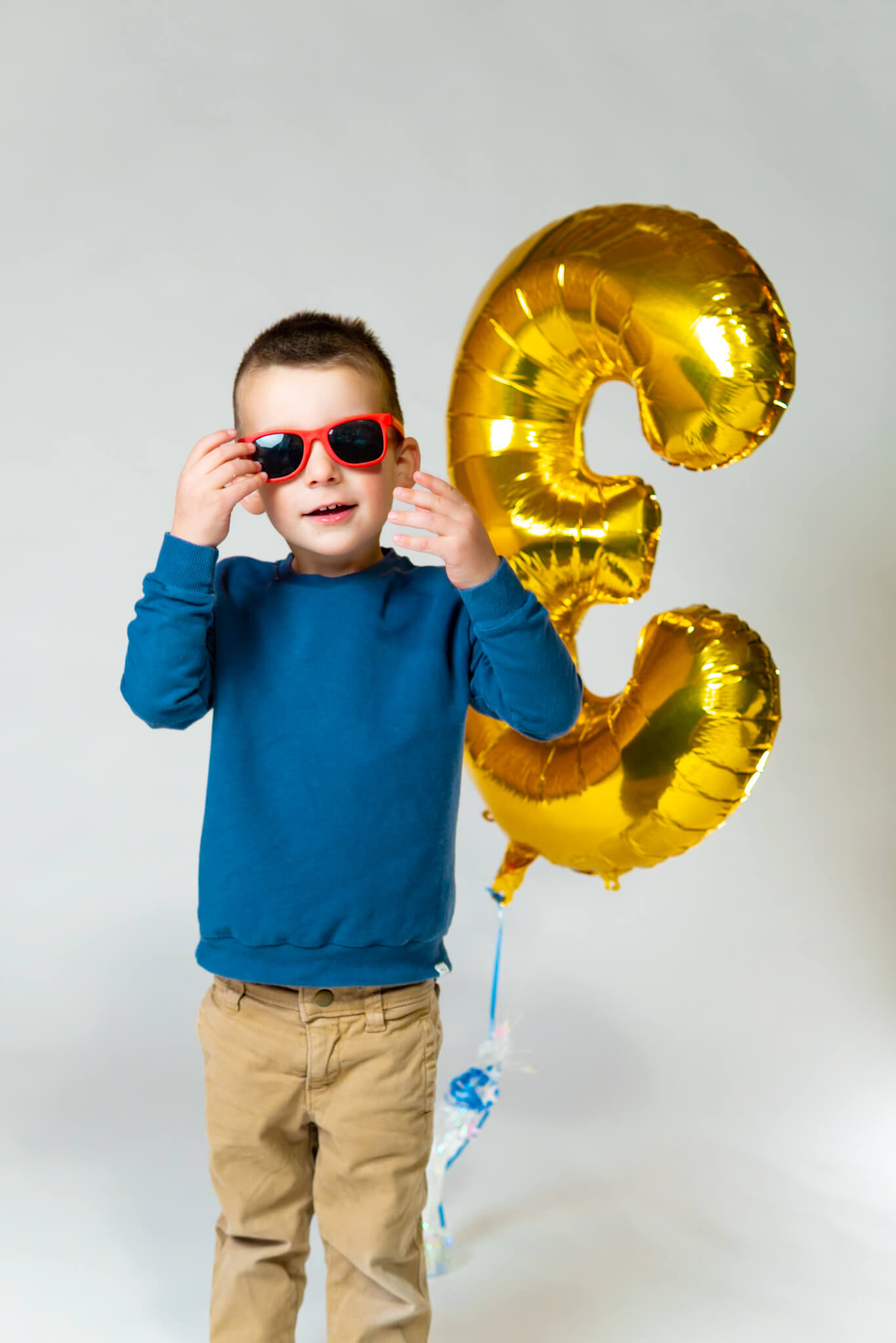 Toddler birthday indoor session by Greasypixel Photography in Kitchener