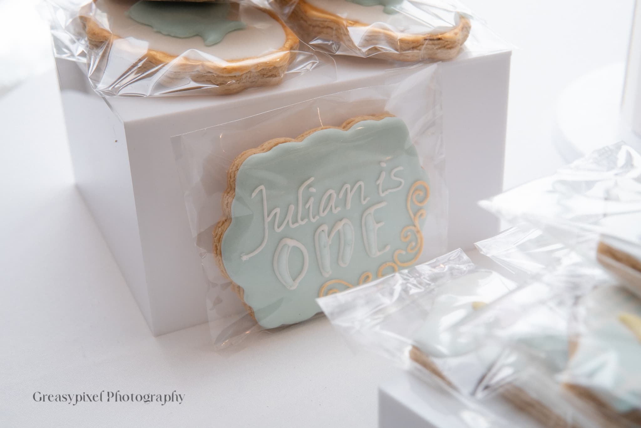 Birthday party photography Cambridge Kitchener - presents detail